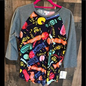MEDIUM LULAROE RANDY TEE